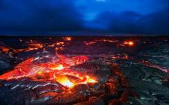 夏威夷帕霍亚的大约1,700名房主被迫撤离 因为火山爆发威胁到了他们