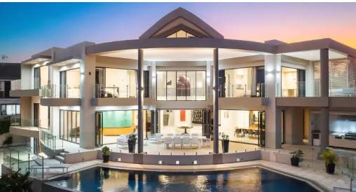 黄金海岸一座庞大的豪宅在周末以 830 万美元的价格售出